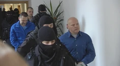 Súd v Trnave poslal za mreže členov údajného gangu falošných policajtov