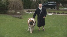 Doktor ide príkladom okoliu, pán Juraj (77) rozdáva energiu a pomoc ľuďom berie doslovne