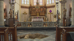 Pod kostolným oltárom v Holandsku zrejme objavili kostru legendárneho d´Artagnana