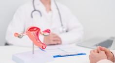 Rakovina vaječníkov je tichým zabijakom. Tieto príznaky by ste nemali ignorovať