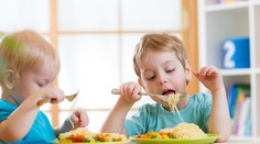 Vzťah k jedlu sa tvorí od detstva. Odborníčka varuje pred najväčšími chybami