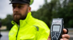 Profesionáli hazardovali so životmi cestujúcich. Cez viac ako dve promile nafúkal autobusár aj rušňovodič