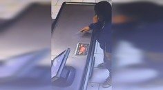 VIDEO: S nožom v ruke si pýtal od predavačiek cigarety. Páchateľom je len 14-ročný chlapec