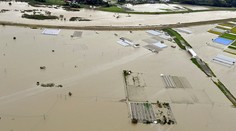 Tajfún Nanmadol, ktorý vyčíňal v Japonsku, si vyžiadal najmenej dve obete