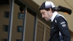 Alonso neprešiel zdravotnými testami, v Bahrajne neodštartuje