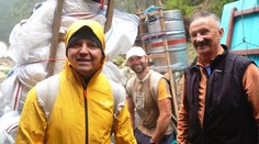 Ján Tribula si vyskúšal prácu nosiča. Na Zamkovského chatu sa vybral s legendou Tatier Jánom Vernarčíkom