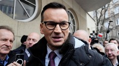 Poľského expremiéra Morawieckého obvinili zo zneužitia právomocí