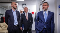 FOTO: Takto to vyzeralo v zákulisí predvolebnej diskusie, lídri sa na seba aj usmievali