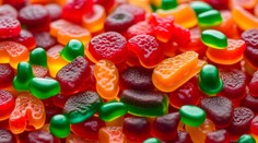 Nemci varujú pred nebezpečnými cukríkmi z Česka. Obsahujú neurotoxín, ktorý spôsobuje halucinácie a kŕče