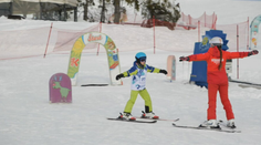 Zimné brigády sú späť. Na jednej pozícii dávajú až 21 eur na hodinu