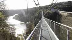 Nemecko má unikát, z ktorého sa vám zakrúti hlava. Vybudovali najdlhší visutý most na svete