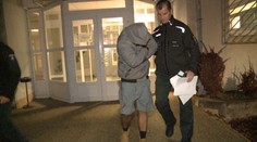 Nepochopiteľná groteska sa odohrala v Prešove. Opitý kamarát chcel pomôcť opitému kamarátovi