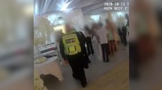 Svadbu predčasne ukončila polícia. Namiesto 15 povolených tam našli viac ako 100 hostí