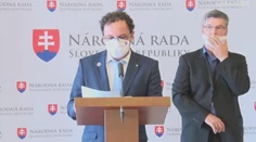 Radikálne sprísnenie interrupcií opäť v parlamente. Martin Čepček tým prekvapil aj svojich kolegov