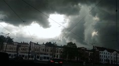 Nemeckom sa prehnalo tornádo. Zabíjalo a rozhadzovalo autá