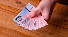 Firmy budú zamestnancom na obedy prispievať viac. Zvýšenie prichádza po dvoch rokoch