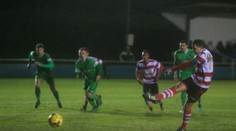 Bizarné vylúčenie v FA Cupe, brankár si bez zábran uľavil pred divákmi