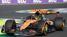 V druhom tréningu dominovali jazdci McLarenu. Záver poznačila nehoda Cunodu, Verstappen sa zlepšil