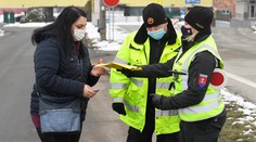 Reakcia na omikron: Po príchode z týchto krajín platí pre všetkých 14-dňová karanténa