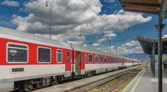 Železnice sa pripravujú na nápor cestujúcich. Vieme, ktoré vlaky posilnia počas sviatkov (tabuľka)