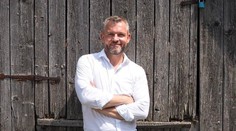 Pellegrini sa naďalej vyhýba vysvetleniu obvinenia o údajnom úplatku. Vraj je na dovolenke