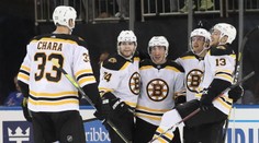 Prvý útok Bostonu zničil "jazdcov", Chára prispel k výhre gólom i asistenciou