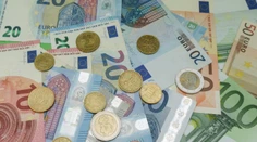 Platy štátnych a verejných zamestnancov budúci rok porastú: Pozrite sa, o koľko