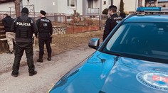 Dráma na východe Slovenska: Muž sa mal vyhrážal exmanželke zabitím, pri sebe mal zbraň