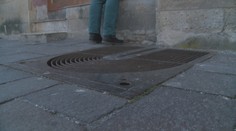 Košičanov trápia zákerné mriežky: Miznú v nich bankomatové karty a peniaze