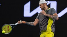 Rozmýšľal ako hrať, aby ho telo nebolelo. Kyrgios po vypadnutí z AO prekvapil nečakaným vyjadrením