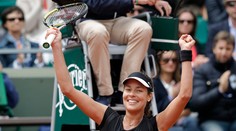 Ivanovičová a Svitolinová sú vo štvrťfinále, ostatné ženské zápasy odložili