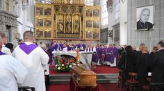 FOTO: V Dóme sv. Alžbety sa rozlúčili so zosnulým arcibiskupom Alojzom Tkáčom