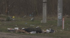 Reportáž z Buče: Zdevastované domy, zničené cesty aj vojenská technika. Na ulici stále ležia telá mŕtvych civilistov