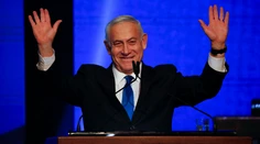 Izrael nadviazal vzťahy so Spojenými arabskými emirátmi. Palestína je proti