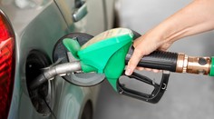 Príjemné prekvapenie na pumpách: Cena benzínu výraznejšie klesla, je najnižšie za posledné dva mesiace