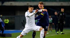 Slovenský futbalista si po vylúčení neudržal nervy na uzde, mal uraziť rozhodcu. Pár zápasov vynechá