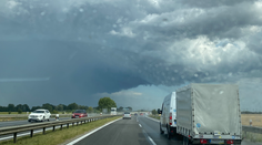 Celý deň bude dusno a teplo. Intenzívne lejaky zasiahnu stredné Slovensko
