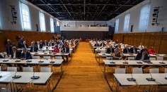 Poslanci v sobotu neotvorili ani mimoriadnu schôdzu k samosprávam, ani k situácii v polícii. Prezentovalo sa ich málo