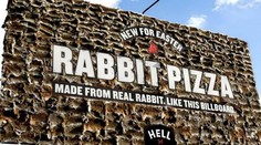 Tento bilbord vyvolal vlnu pobúrenia. Čo na neho poviete?