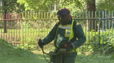 Kosačky sa prebudili zo zimného spánku. V Košiciach začalo jarné kosenie, no nie všade rovnako