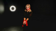 Najsilnejšia pesnička Dary je vonku. Je jasné, komu posiela tvrdý odkaz