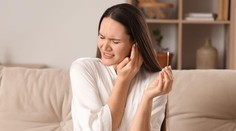 Prestaňte používať vatové tyčinky do uší. Lekár varuje pred hrôzostrašnými následkami