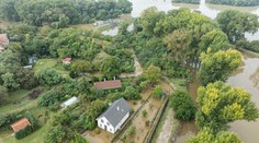 Na západe Slovenska naďalej platia výstrahy pred povodňami