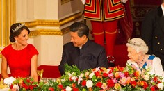 Británia hostila čínskeho prezidenta. Kráľovná usporiadala veľkolepý banket