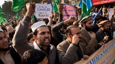 Demonštrácia proti Charlie Hebdo v Pakistane prerástla do násilností