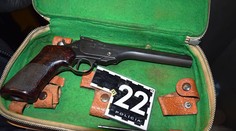 Kukláči zaistili desiatky zbraní, dokonca aj náboje s výbušninou