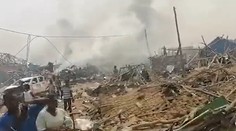 VIDEO: Mohutná explózia v Ghane zrovnala so zemou stovky domov, hlásia 17 mŕtvych