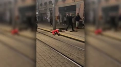Kopanec do hlavy už rieši polícia. Internetom koluje video ďalšej bitky na bratislavskej Obchodnej ulici