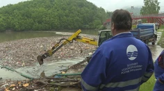 Plasty, fľaše, no aj staré spotrebiče. Dobrovoľníci čistili brehy vodnej nádrže Ružín