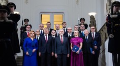 FOTO: Fiala odovzdal Babišovi úrad. Kto si sadá na ministerské stoličky?